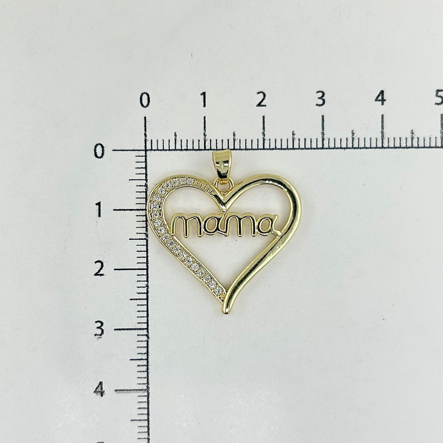 DIJE CORAZÓN MAMÁ
