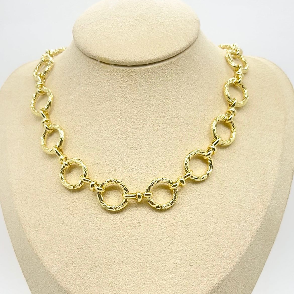 COLLAR CIRCULO NUDO