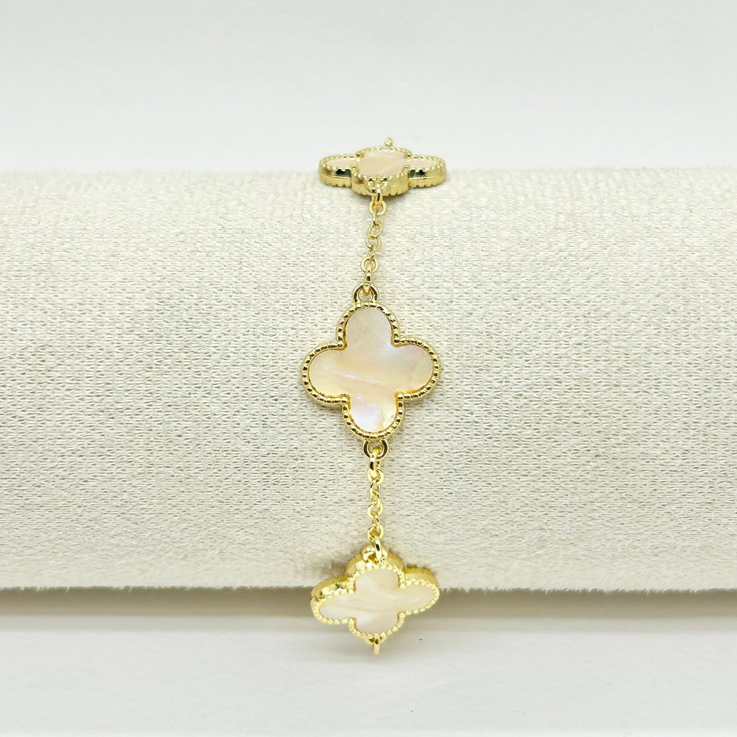 PULSERA TREBOL BEIGE