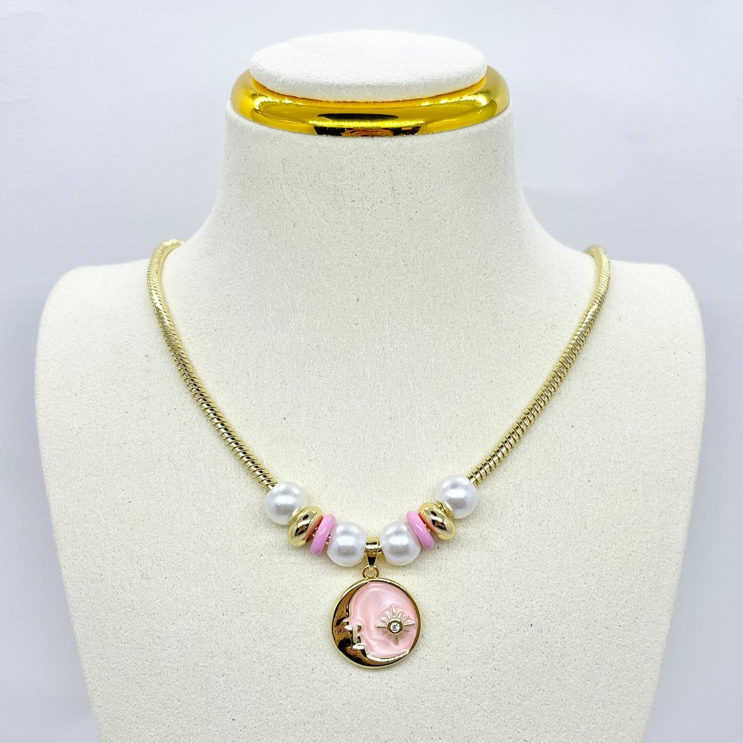 COLLAR PERLAS CON MEDIA LUNA