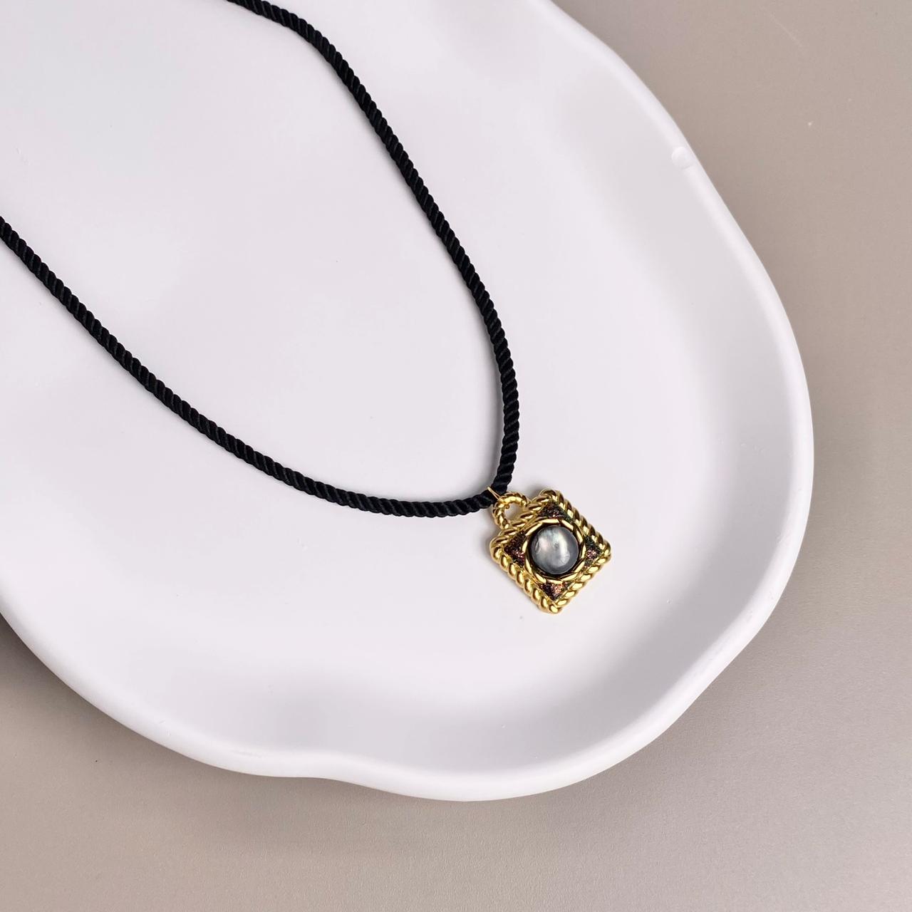 COLLAR CORDON