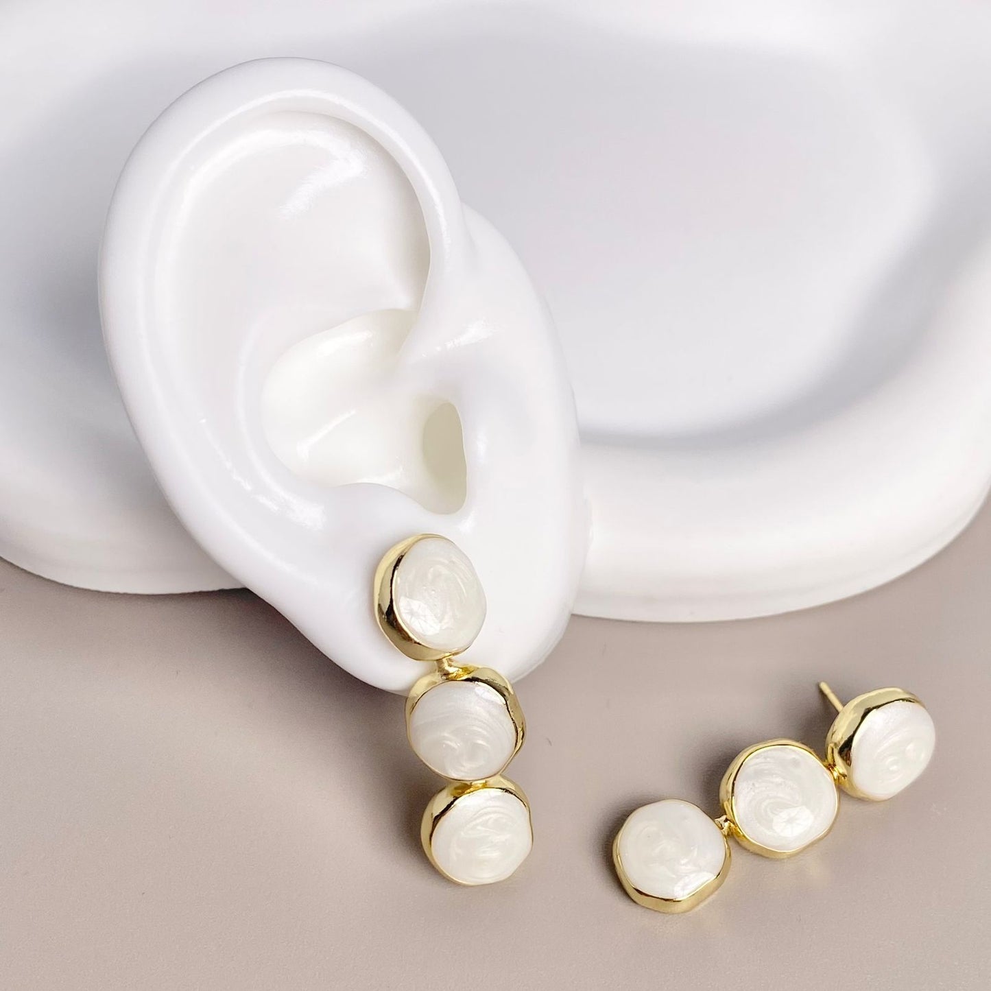 ARETE CIRCULOS BLANCO