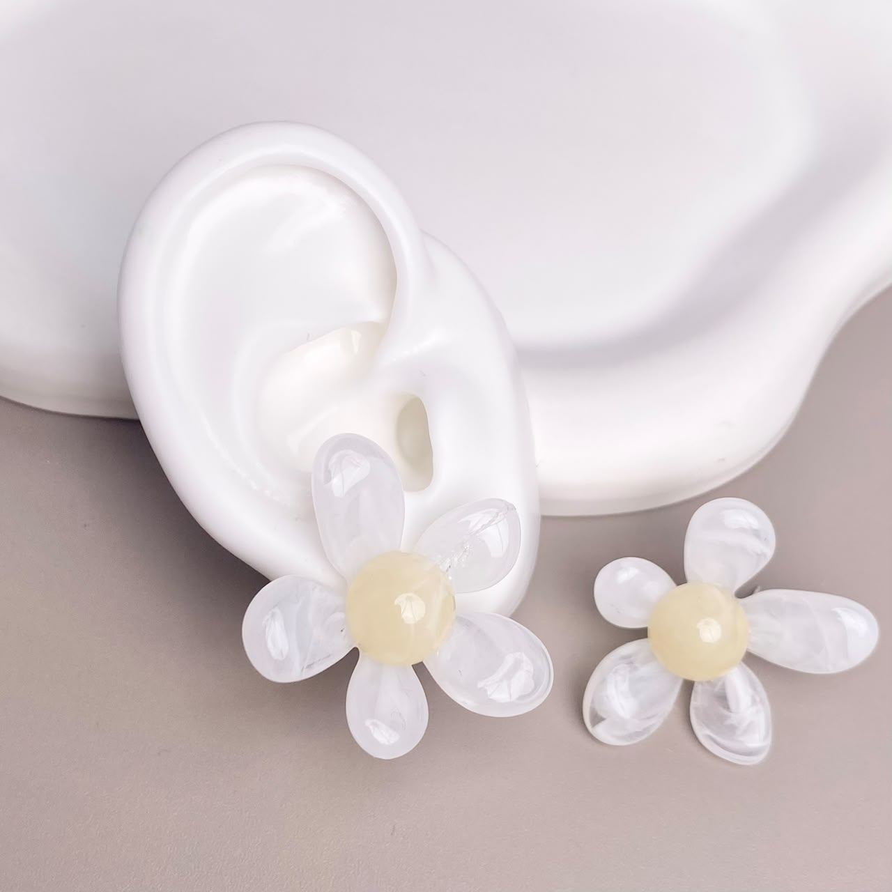 ARETE FLOR BLANCO
