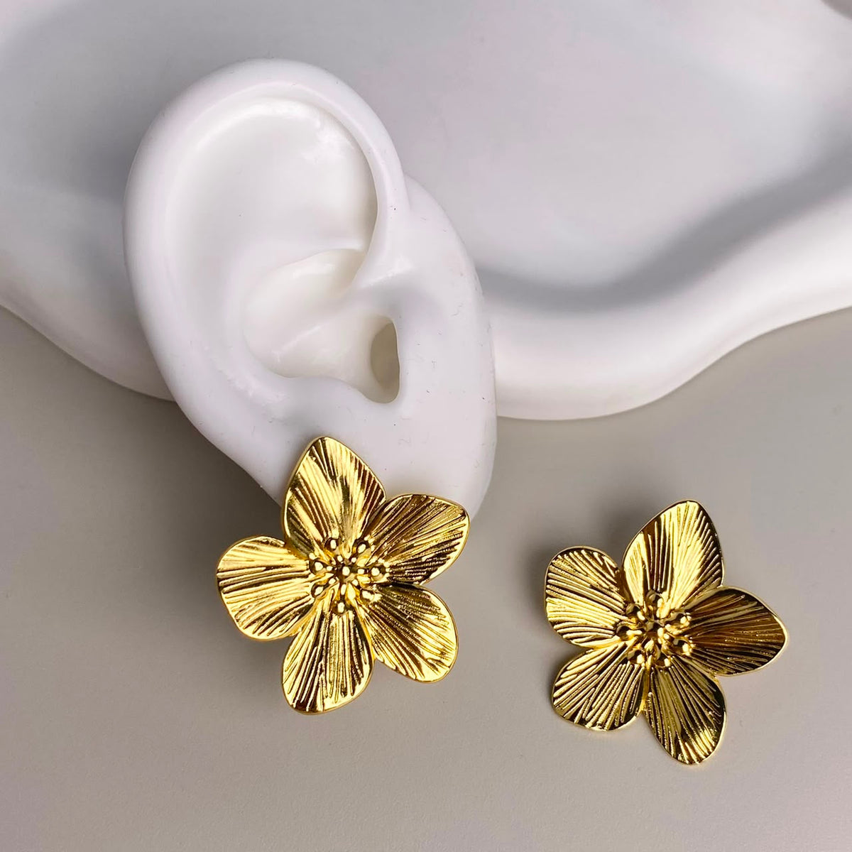 ARETES FLOR