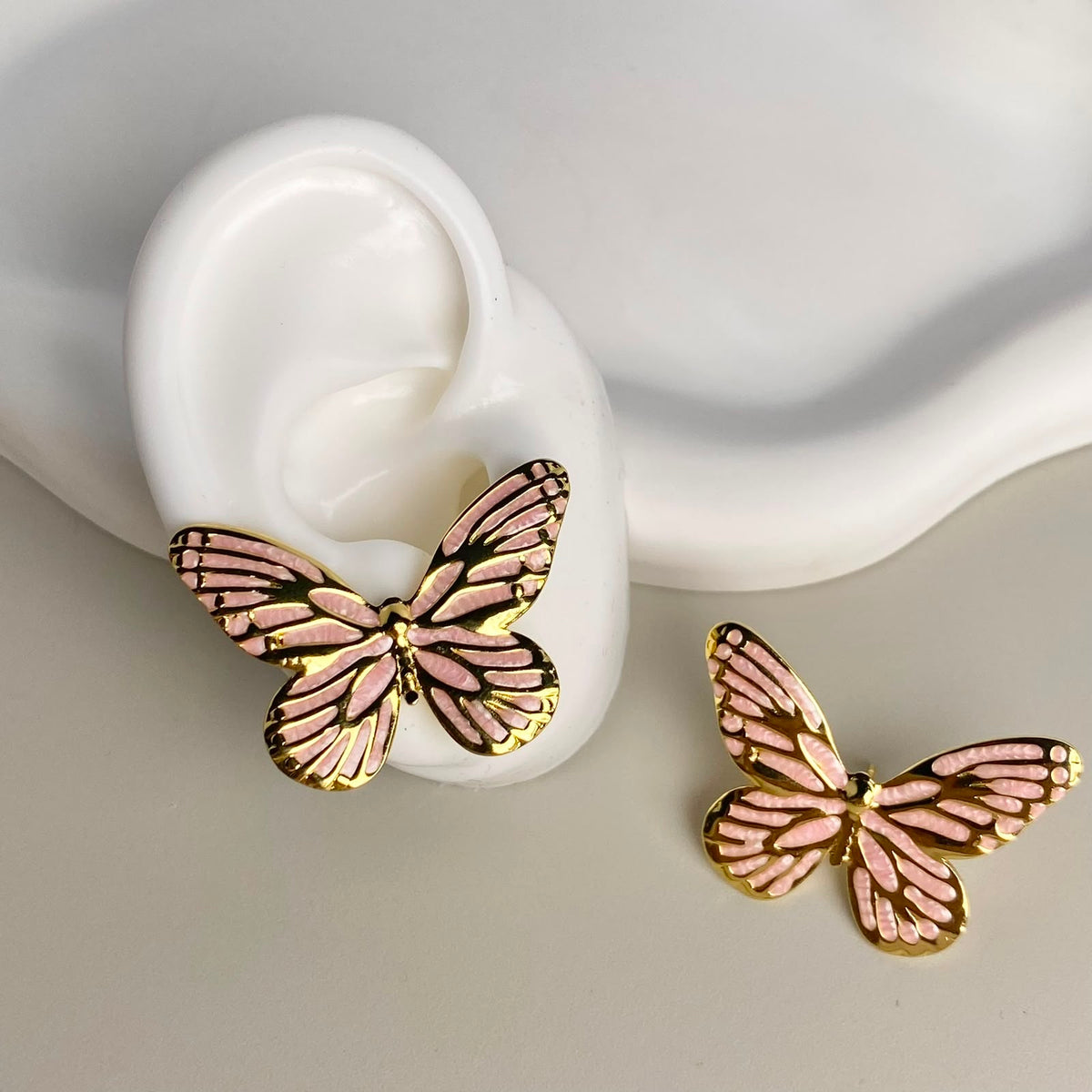 ARETES MARIPOSA