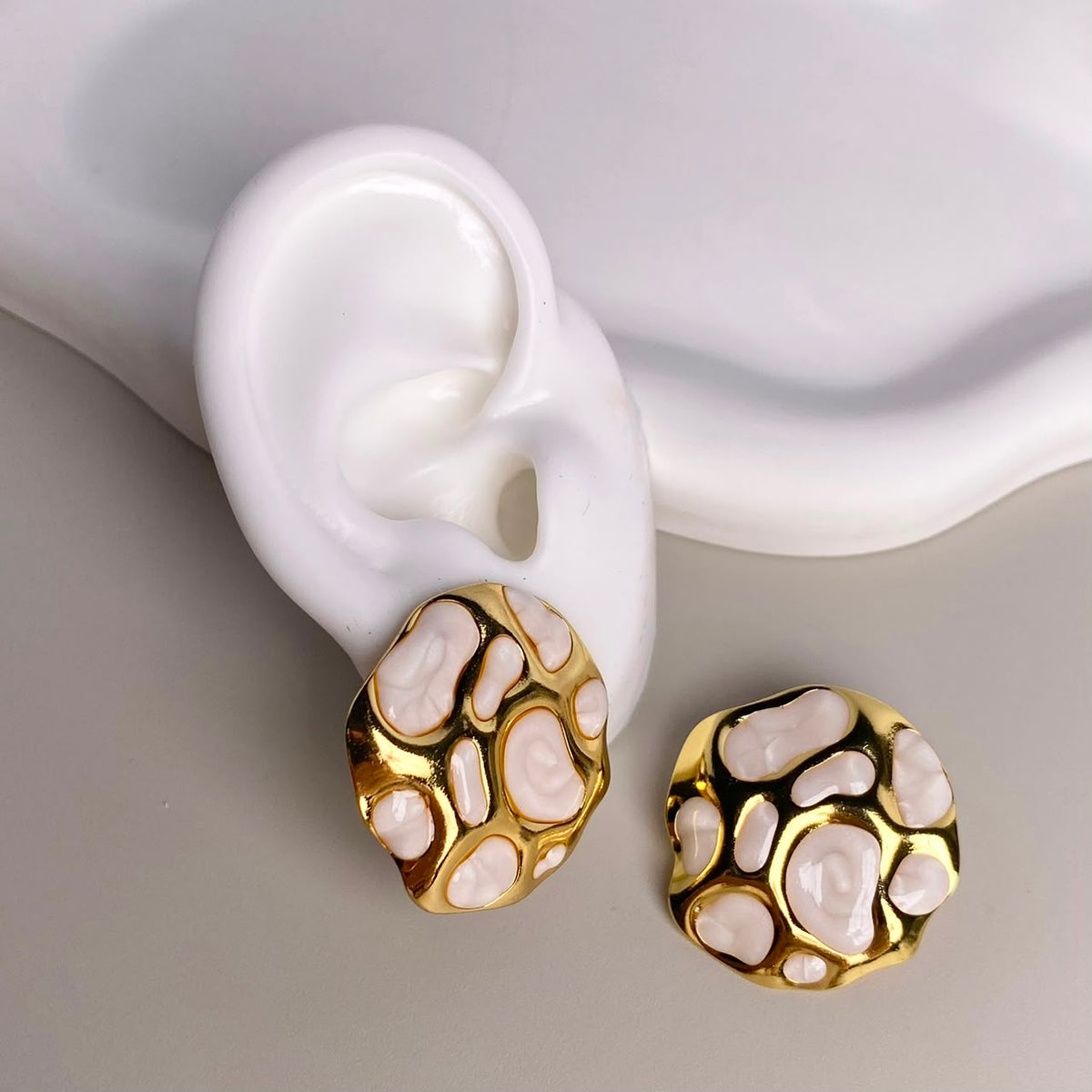 ARETES DORADO