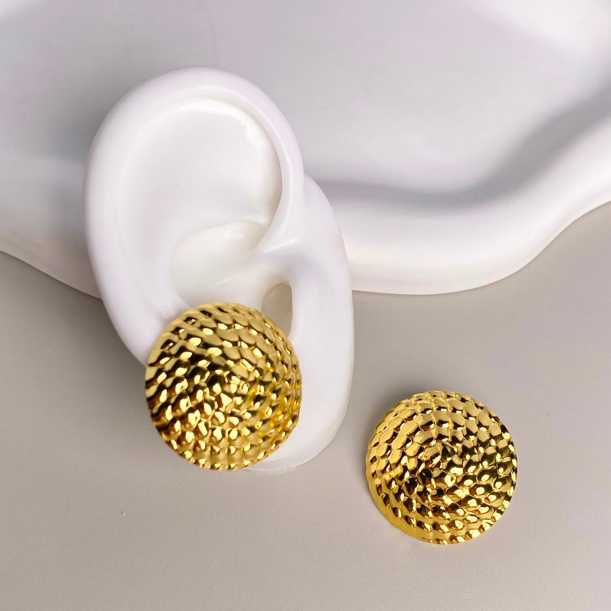 ARETES DORADO