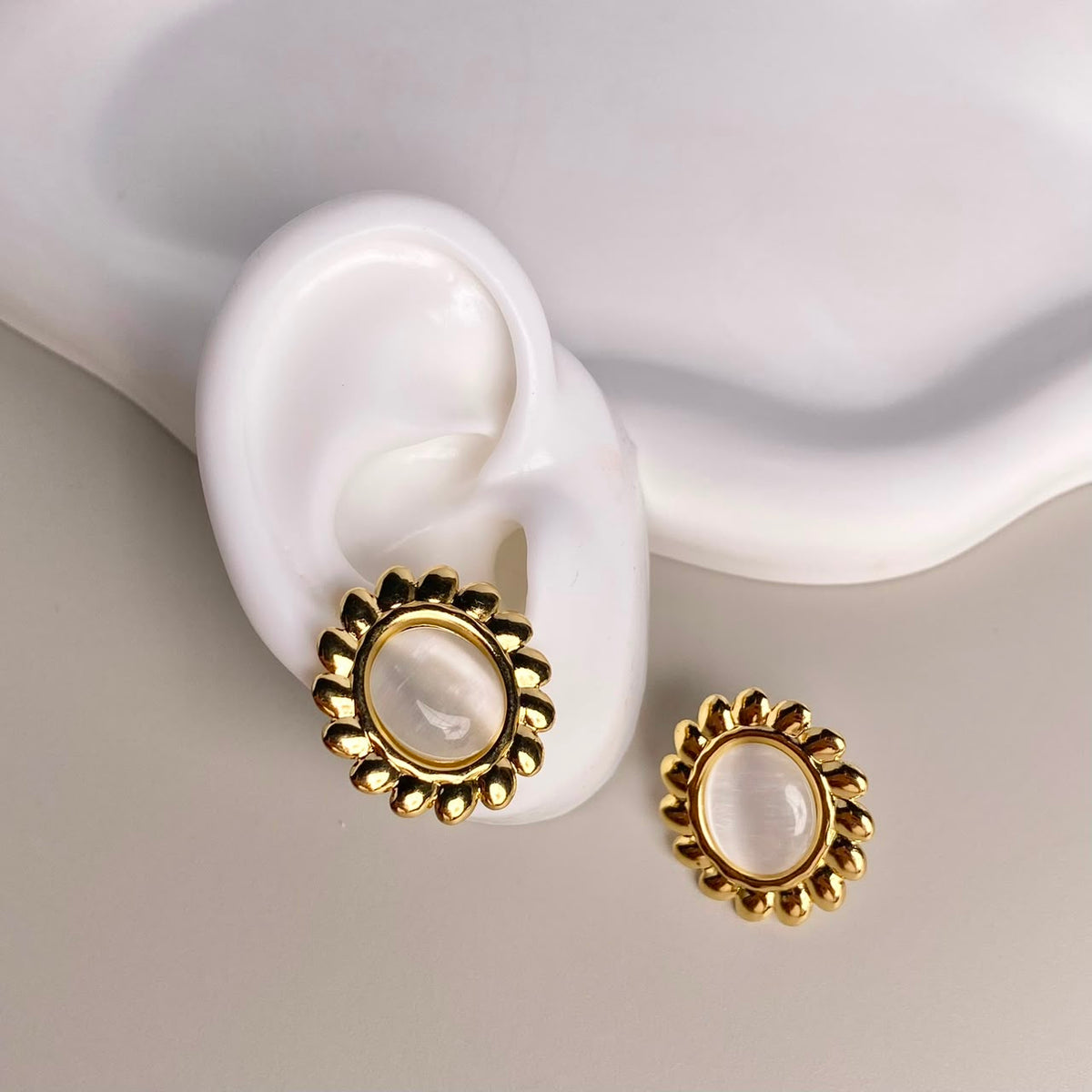 ARETES DORADO