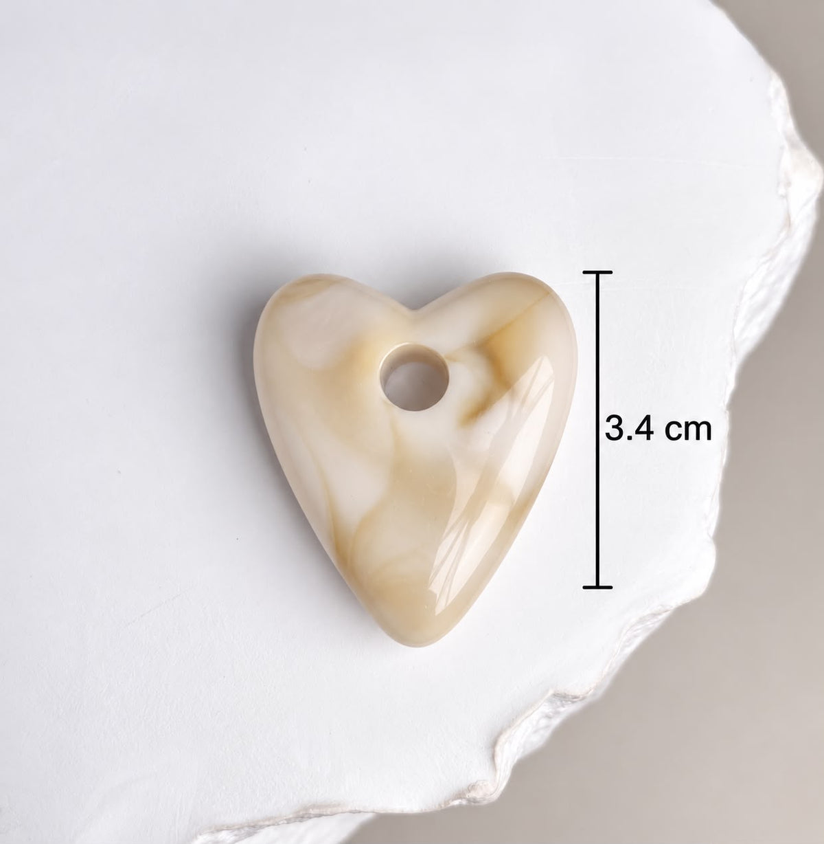 DIJE CORAZON BEIGE