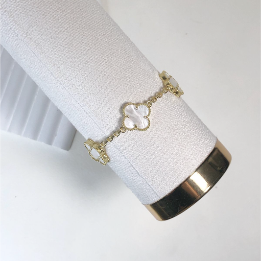 PULSERA DE TREBOL BLANCA