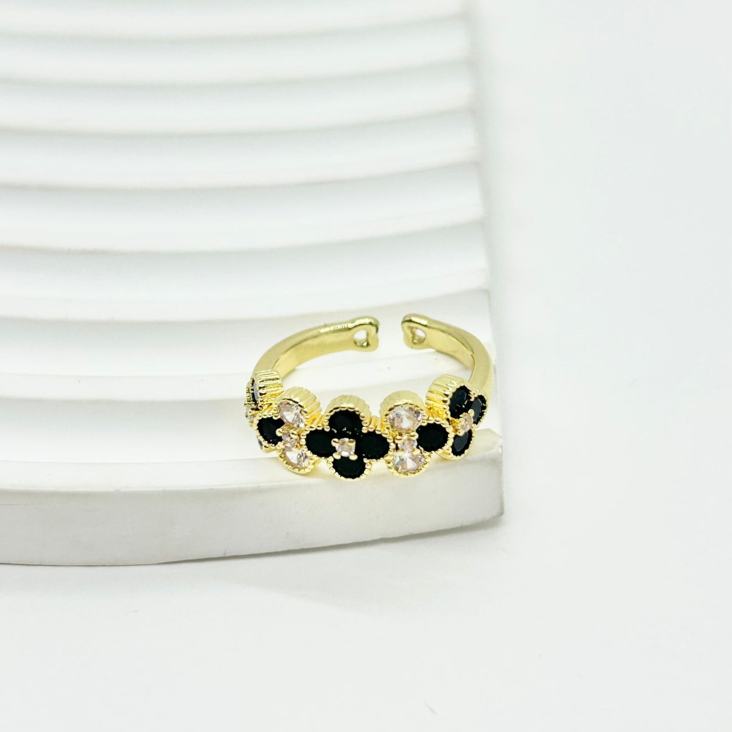 ANILLO TREBOL NEGRO Y BLANCO