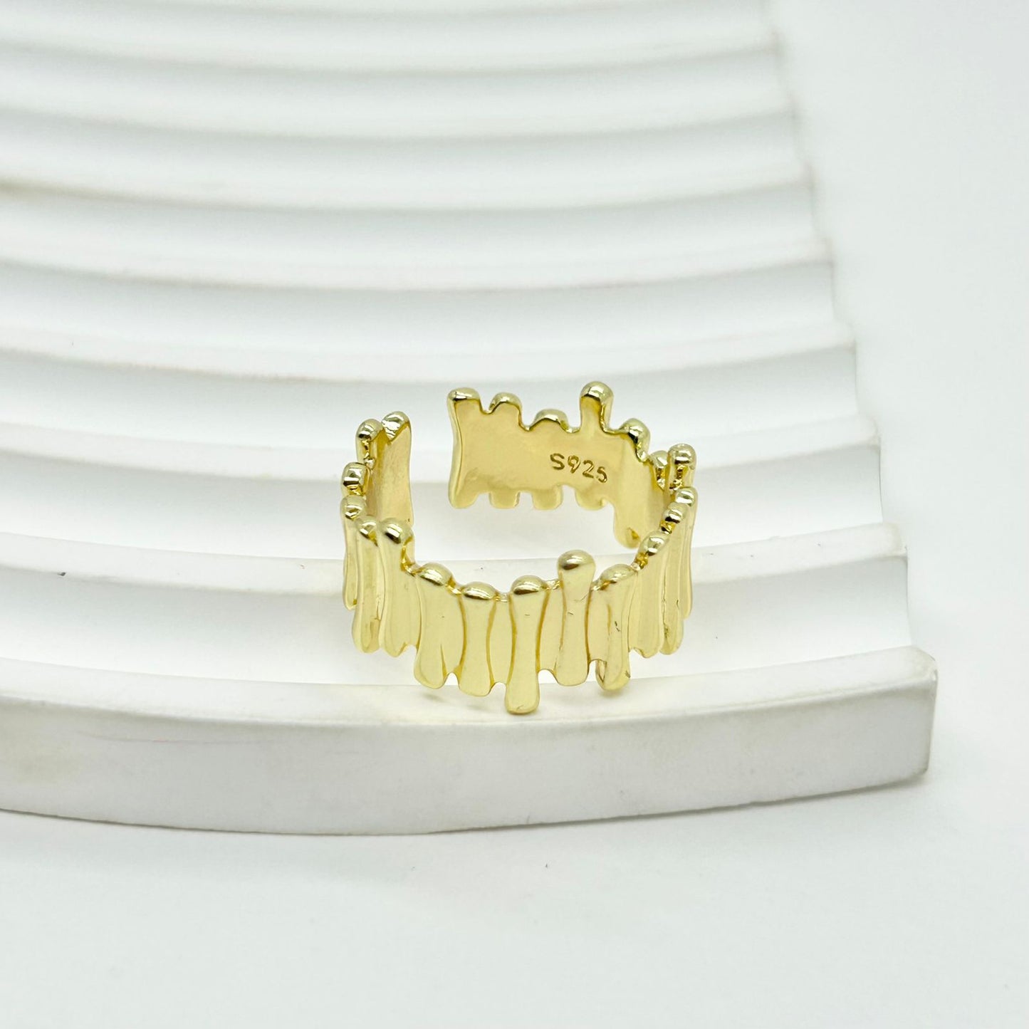 ANILLO ABSTRATO