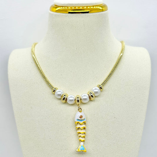COLLAR PERLAS CON PEZ