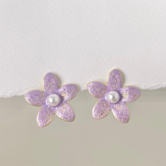 ARETE FLOR LILA CON PERLA