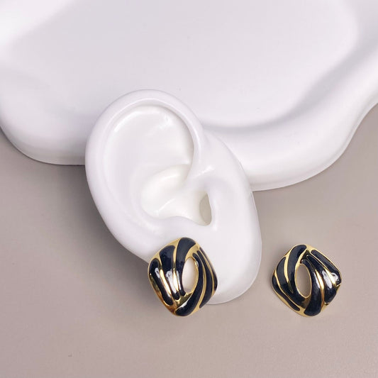 ARETES TRIANGULO NEGRO