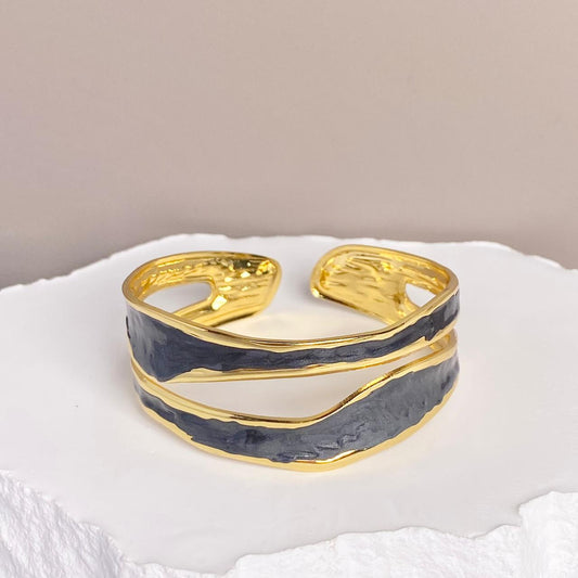 BRAZALETE LINEAS NEGRAS
