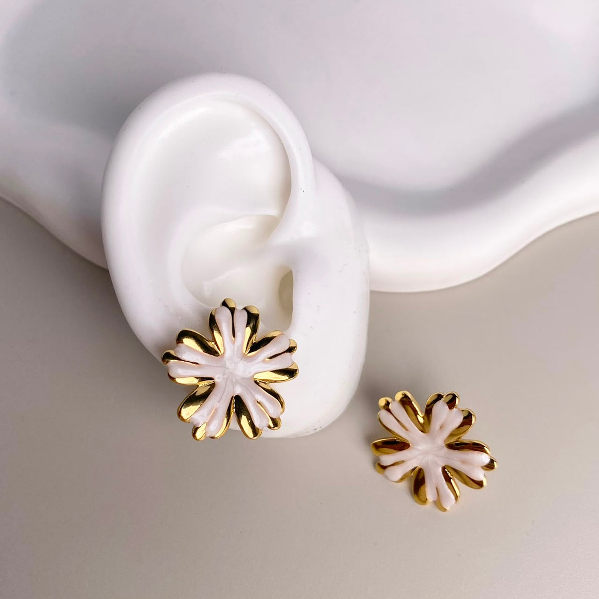 ARETES FLOR