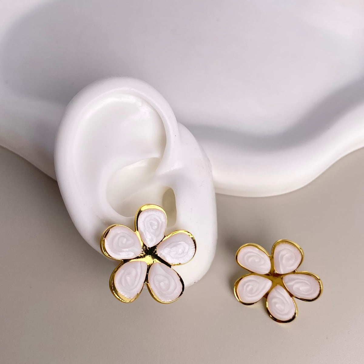 ARETES FLOR