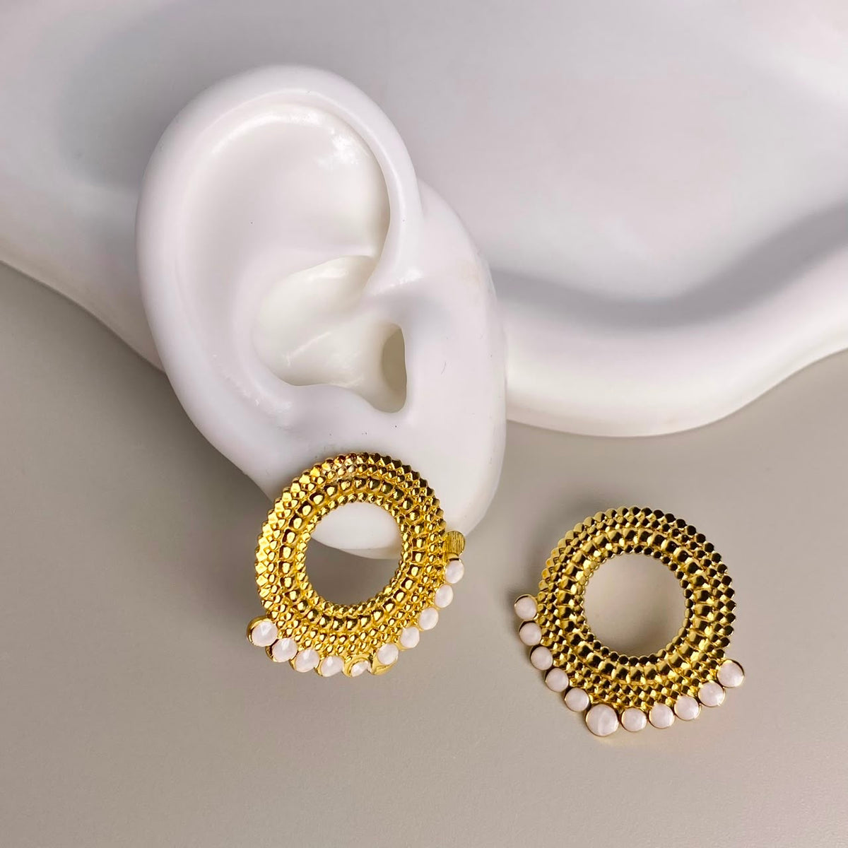 ARETES DORADO