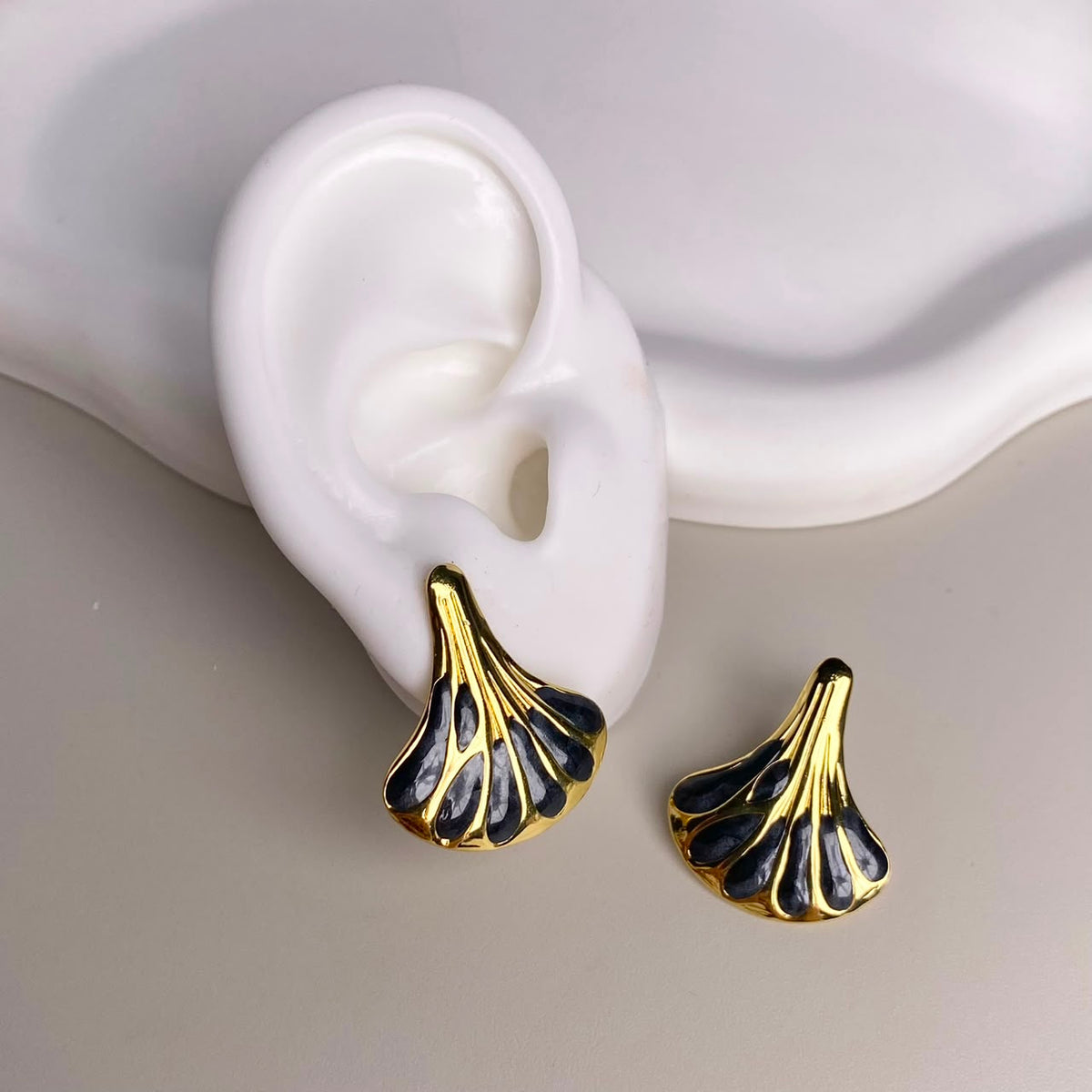 ARETES NEGRO