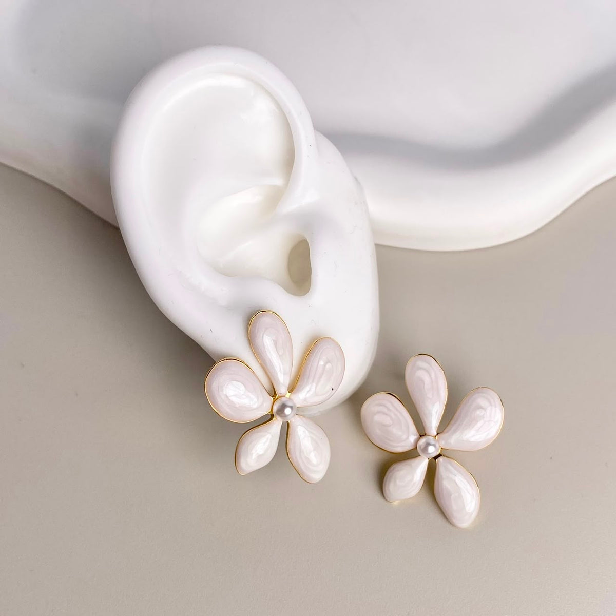 ARETES FLOR
