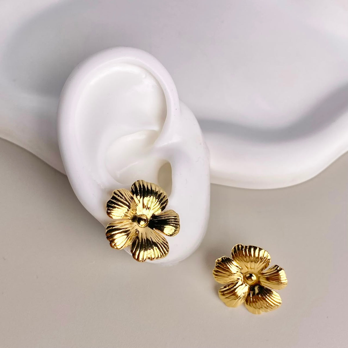 ARETES FLOR